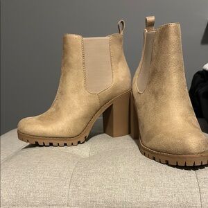 Women's Tan Ankle Boots